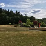 לינה וארוחת בוקר Valley View Brengues