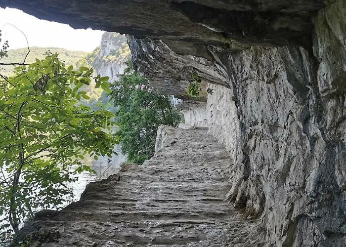 Valley View Bed & Breakfast 4*